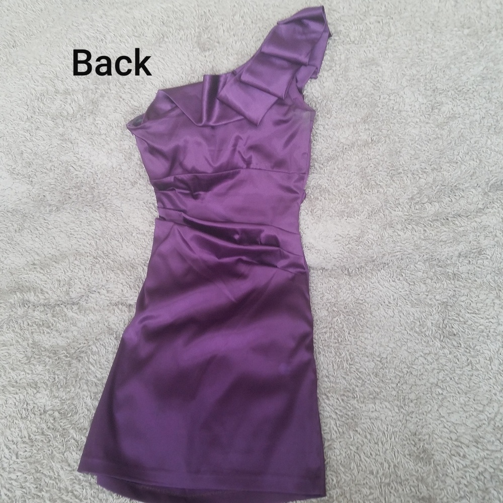 Dress - Picture 4 of 7